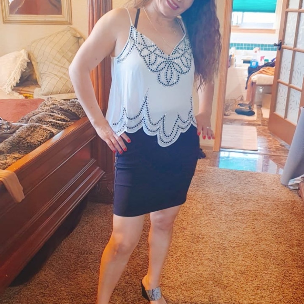 Nice super cute dress.